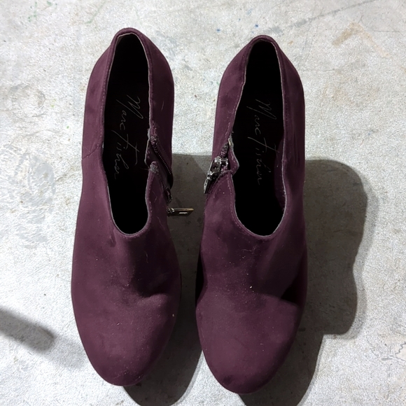 Never worn. Suede platform heeled boots - Picture 1 of 5